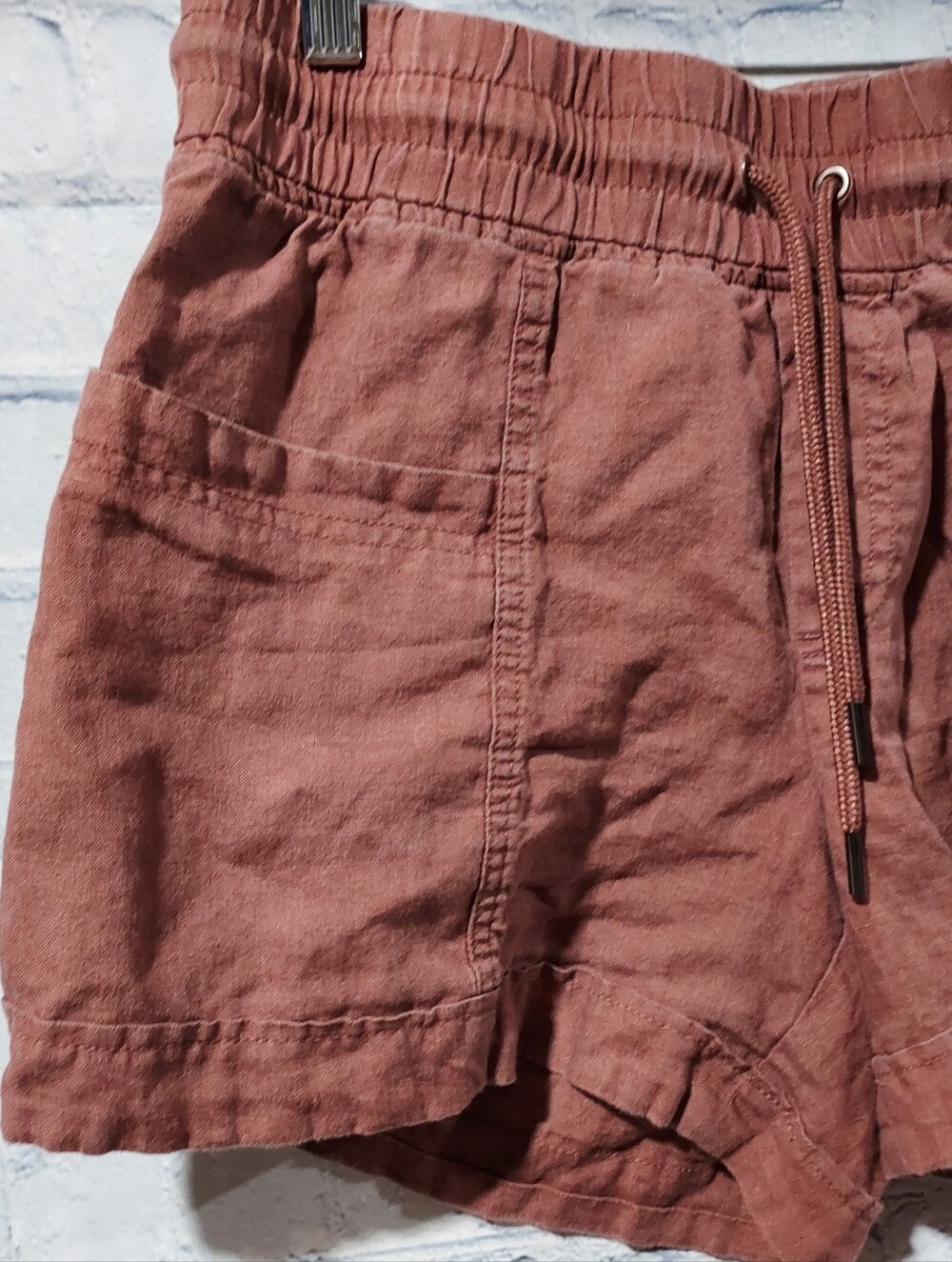 Athleta Cabo 100% Linen 4" Shorts Women Sz 10 Rose Chambray Pull On Coastal - Picture 3 of 10